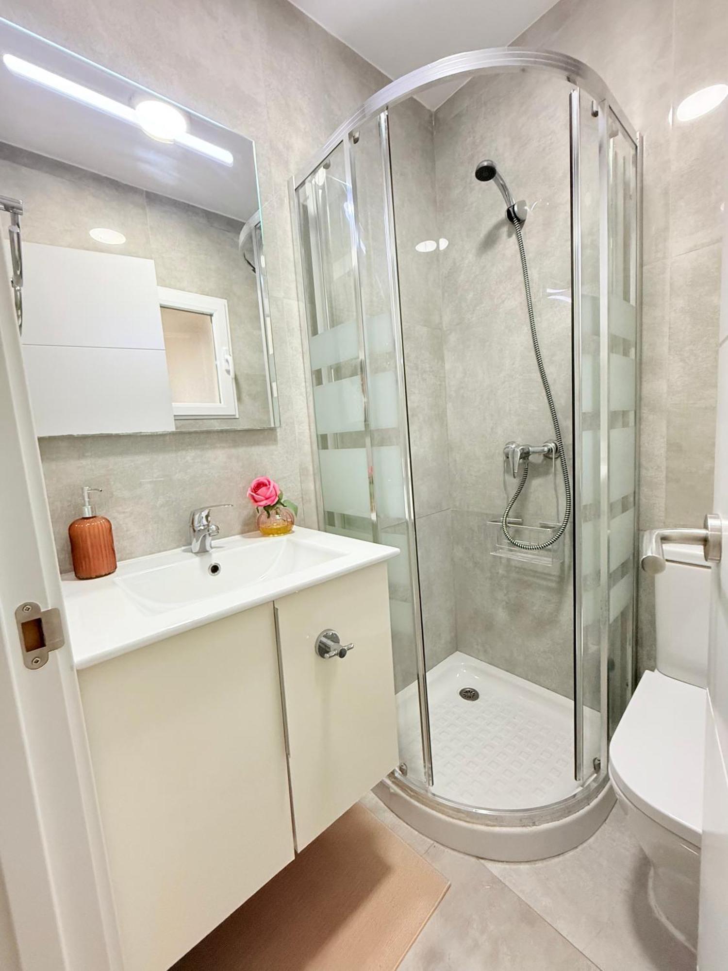 Rosa Rooms, Habitacion Con Bano Privado Pozuelo de Alarcón Exterior foto